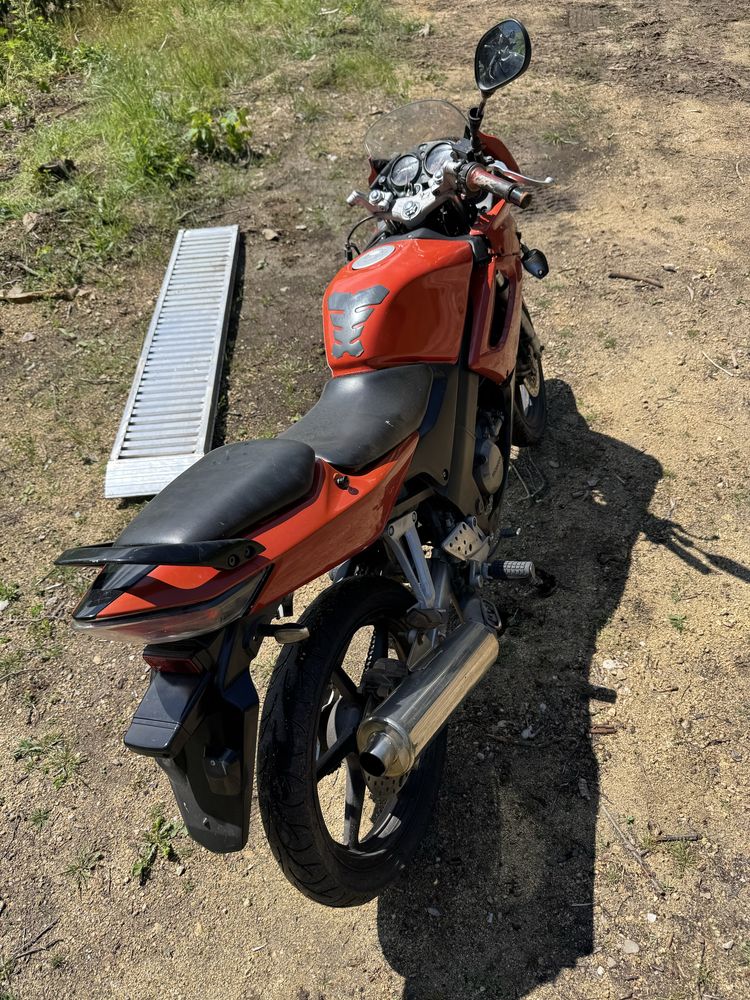 Honda CBR 125 R lekko uszkodozna!