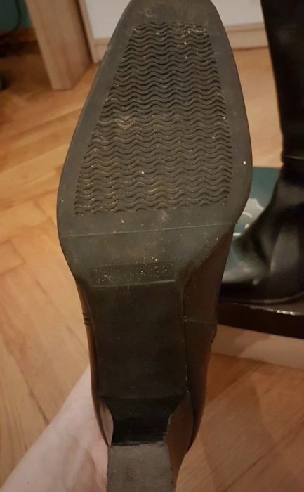 Damskie czarne kozaki skórzane