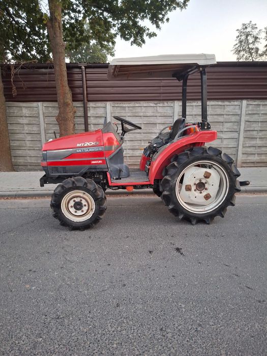 Traktorek Mitsubishi mt200