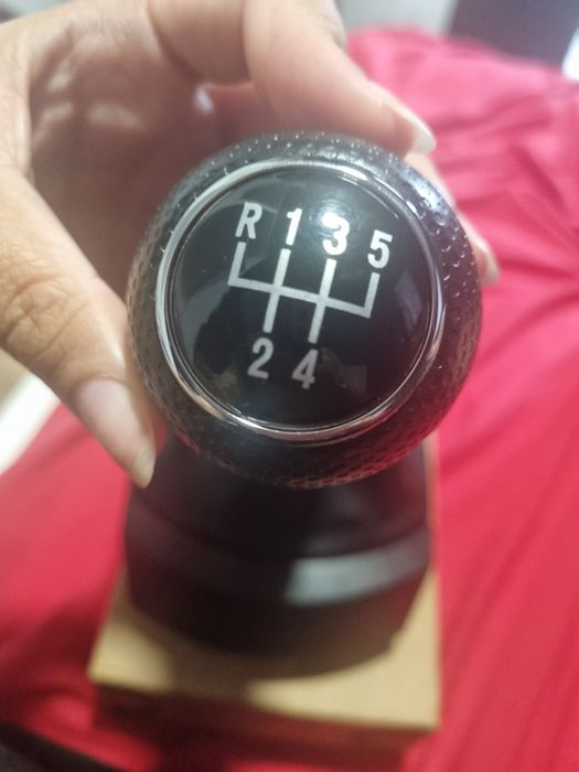 Manete de câmbio 5 marchas + coifa (novo)
Conjunto novo, nunca usado.