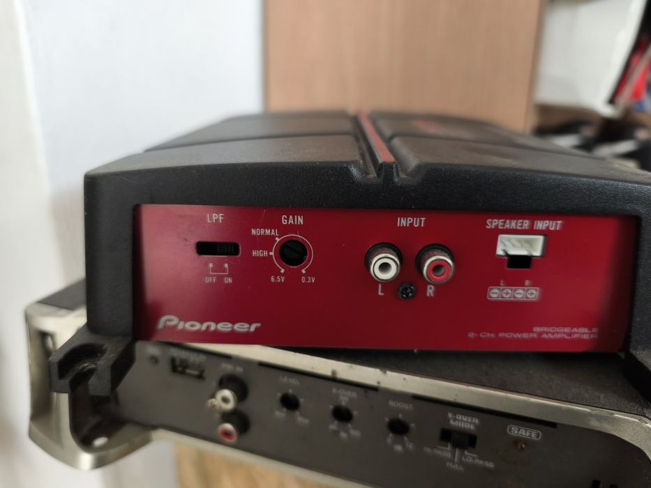 Subwoofers e amplificador