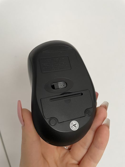 Mysz bezprzewodowa myszka czarna nowa