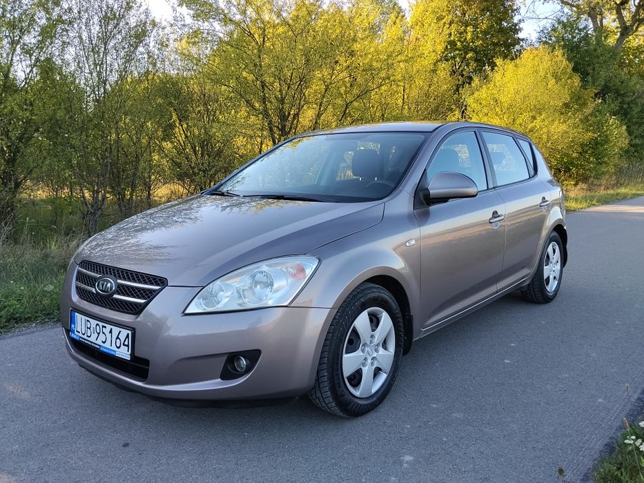Kia Cee'd 2.0 CRDi 2008r. 140km Stan dobry Brak rdzy Przegląd na rok