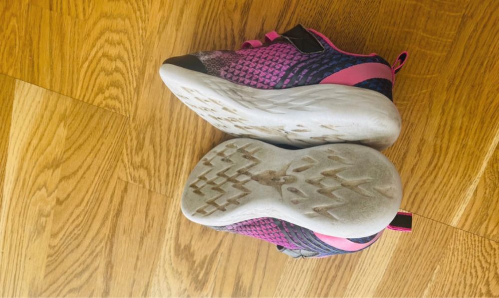 Buty sportowe dziewczęce 30