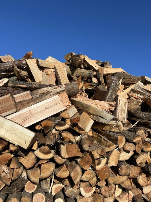 Lenha seca de qualidade