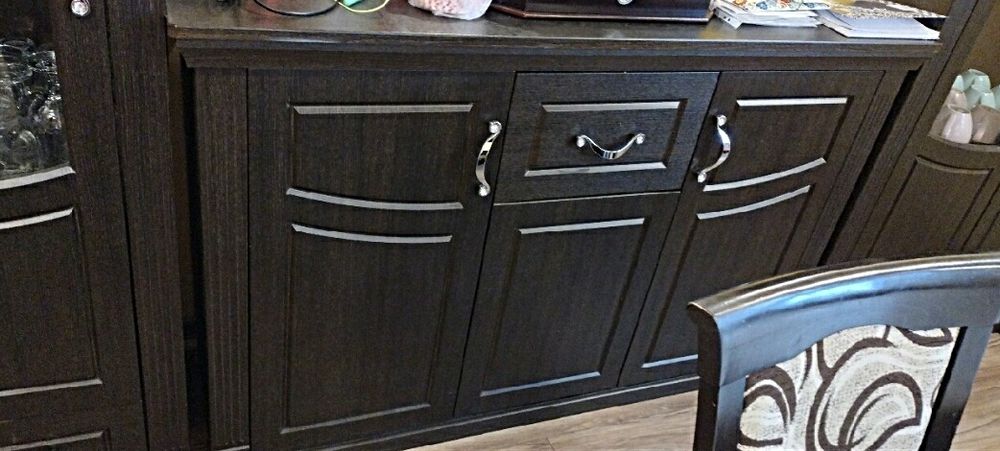 Sprzedam komplet mebli do jadalni