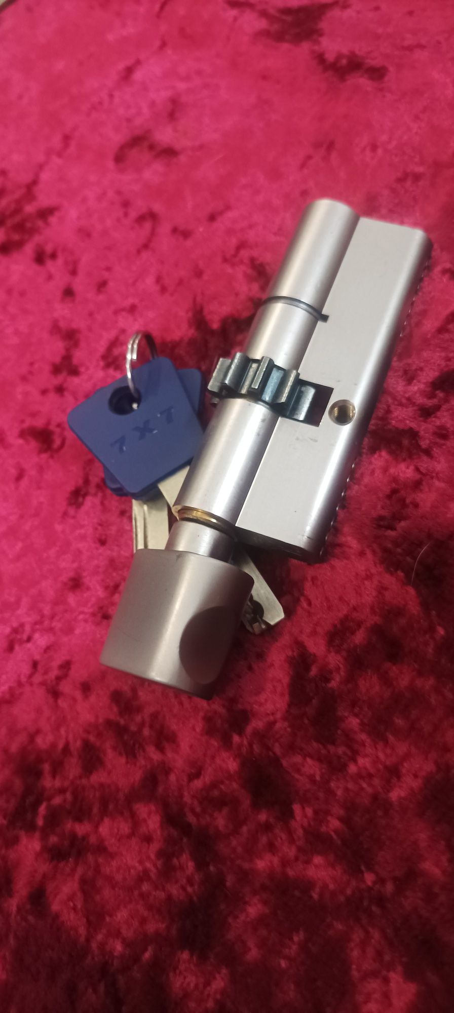 Циліндр MUL-T-LOCK 7х7+ два ключі.