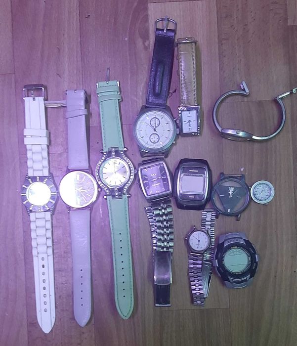 часы наручные кварцевые и механика