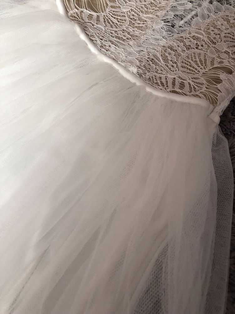 sukienka balowa weselna na półmetek imprezę okolicznościowąRare London