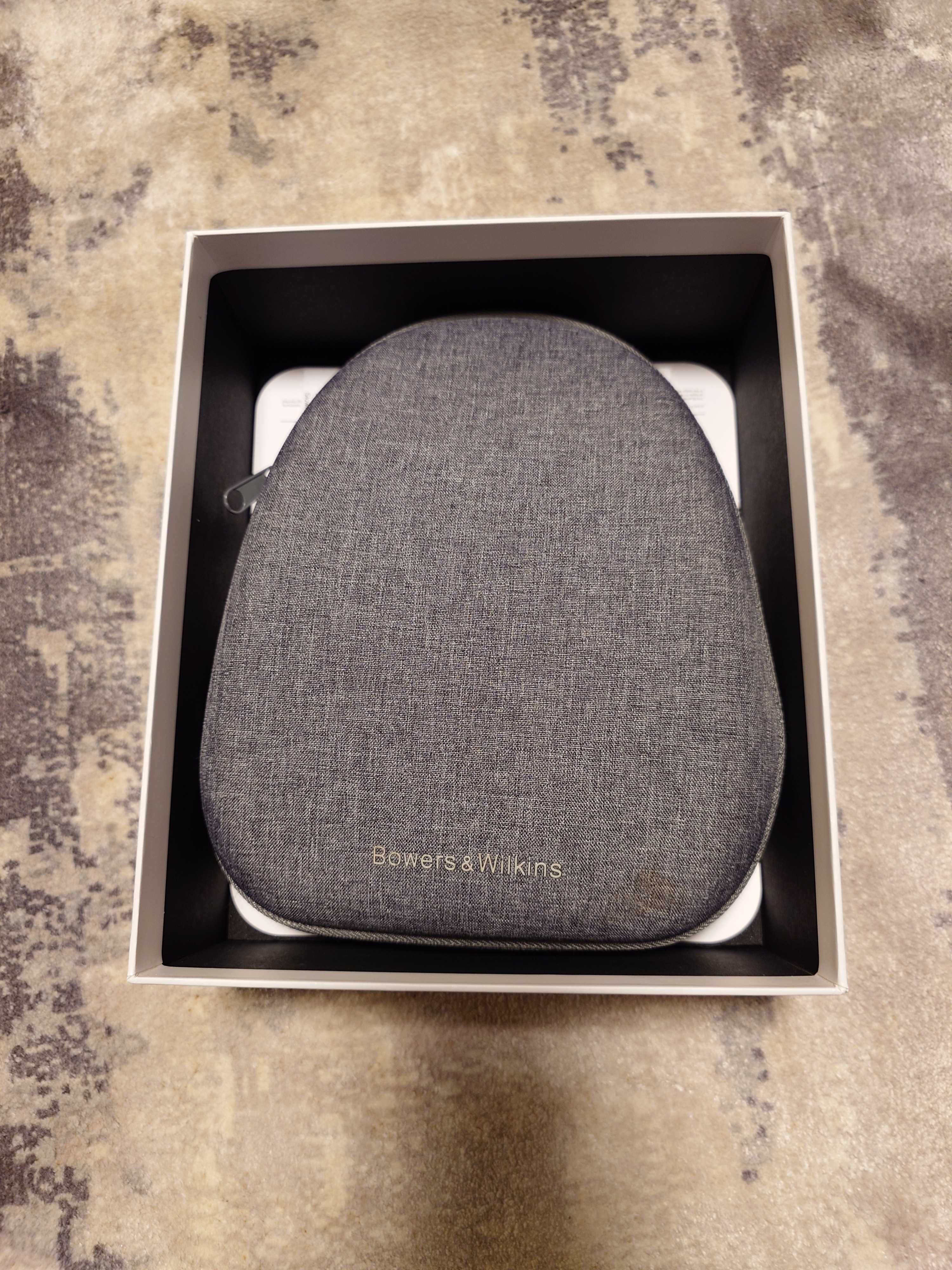 Bowers & Wilkins PX7 space grey