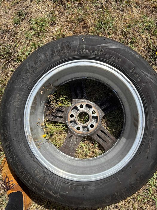 Conjunto de jantes e pneus 7x17 5x114.3