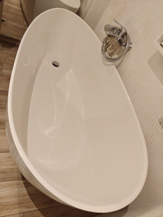 Wanna wolnostojąca umywalka wolnostojąca