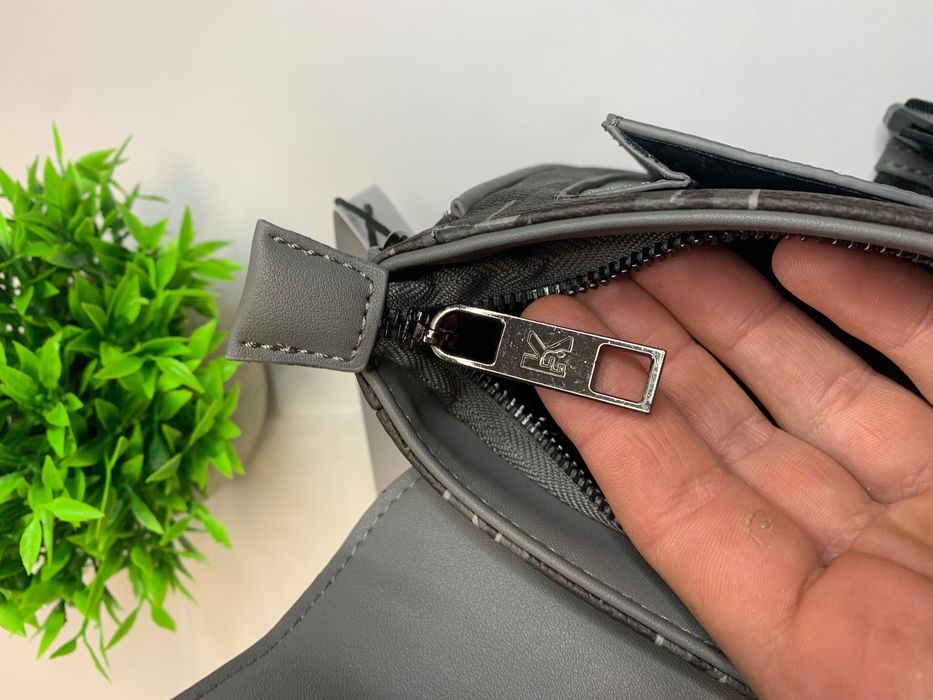 Сумка Karl Lagerfeld/месенджер
карл лагерфелд бананка/через плече