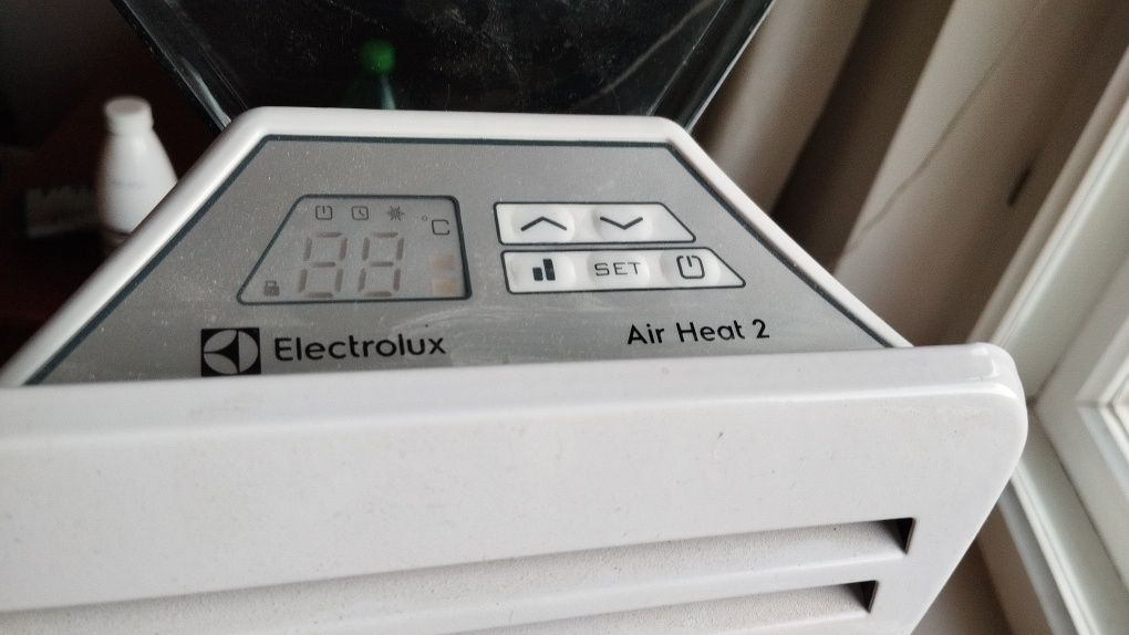Електричний конвективно-інфрачервоний обігрівач Electrolux E