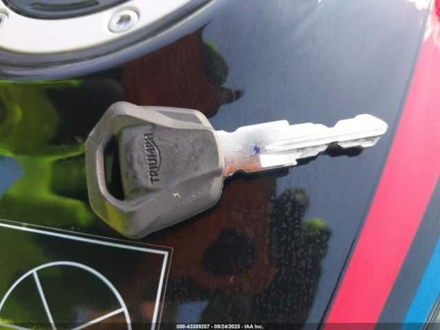 2026 TRIUMPH TRIDENT 660 triple t