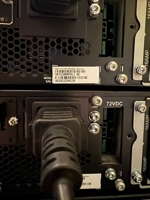 Безперебійник ДБЖ APC smart UPS  SRT2200RMXLI