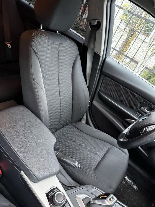 Салон BMW F30 з картами та підігрівом