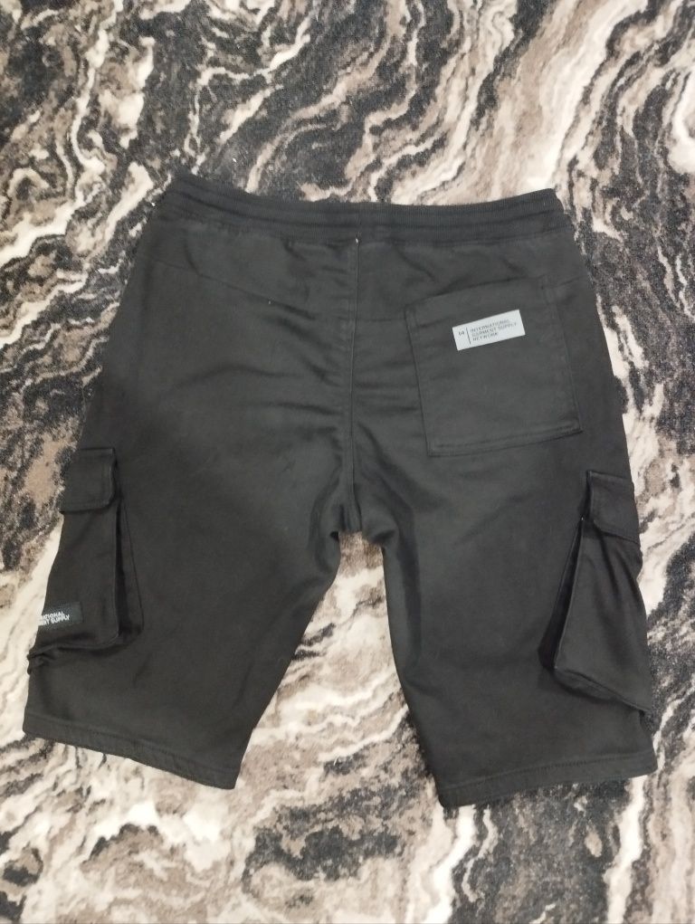 Чоловічі шорти Cropp