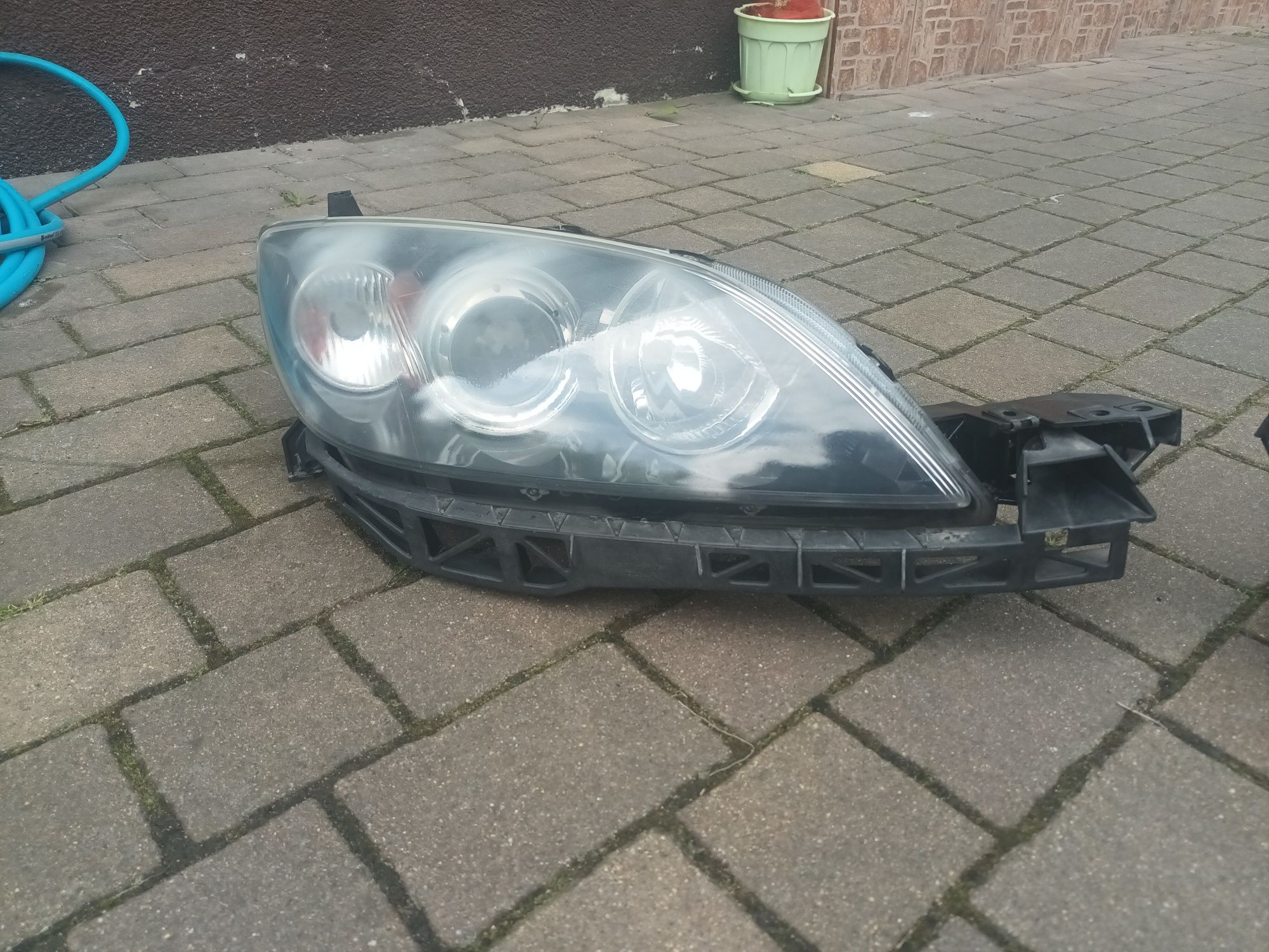 Reflektory (lampy) Mazda 3 BK 2006, hatchback, bardzo fajny stan.