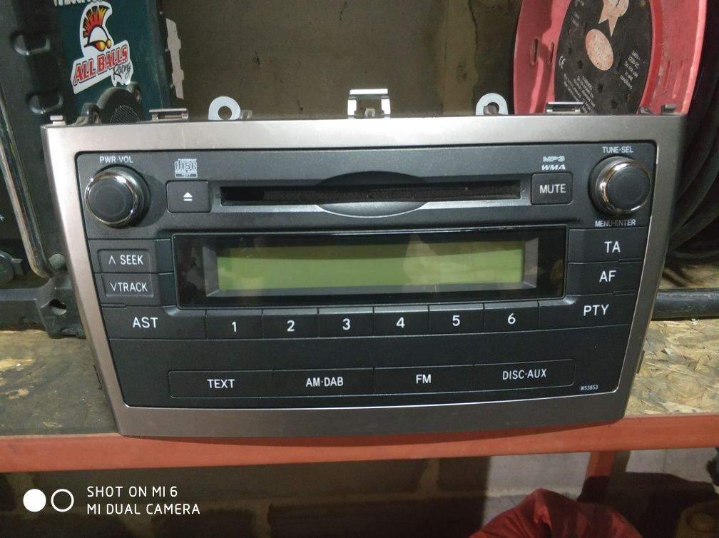 Radio OEM toyota Avensis t27