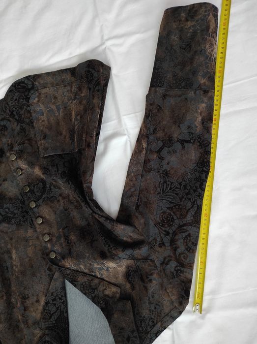 Жакет женский с бархатным принтом.