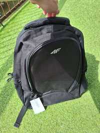 Nowy czarny plecak 4F