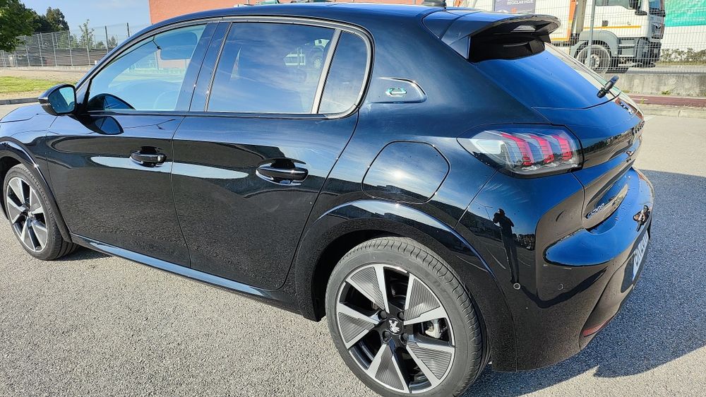 Peugeot e-208 GT 50kWh