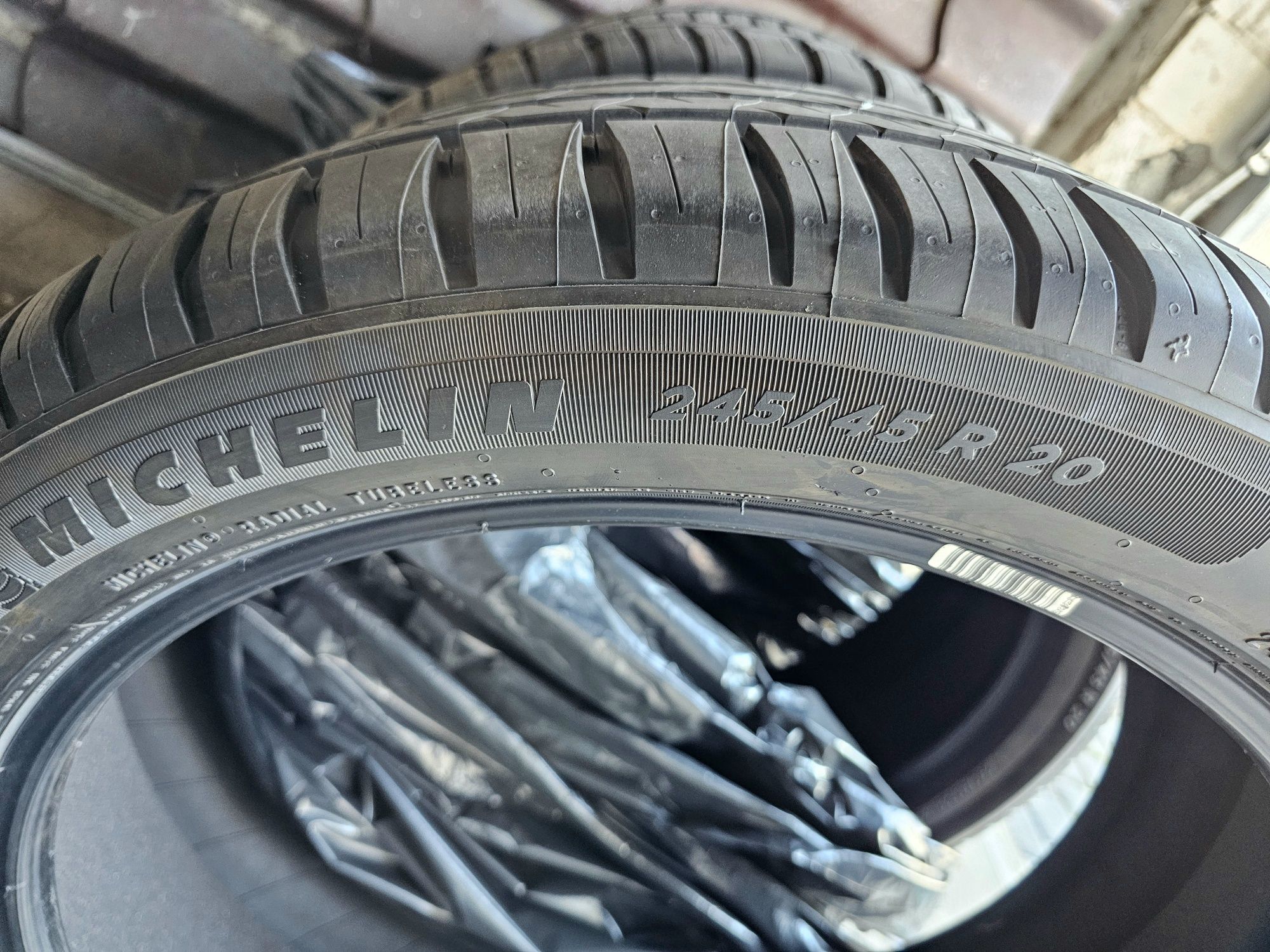 Opony letnie nowe 245x45r20 Michelin