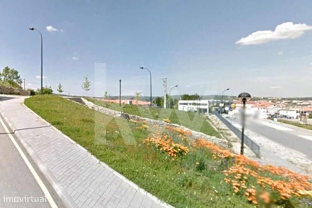 Terreno para construção de espaço comercial