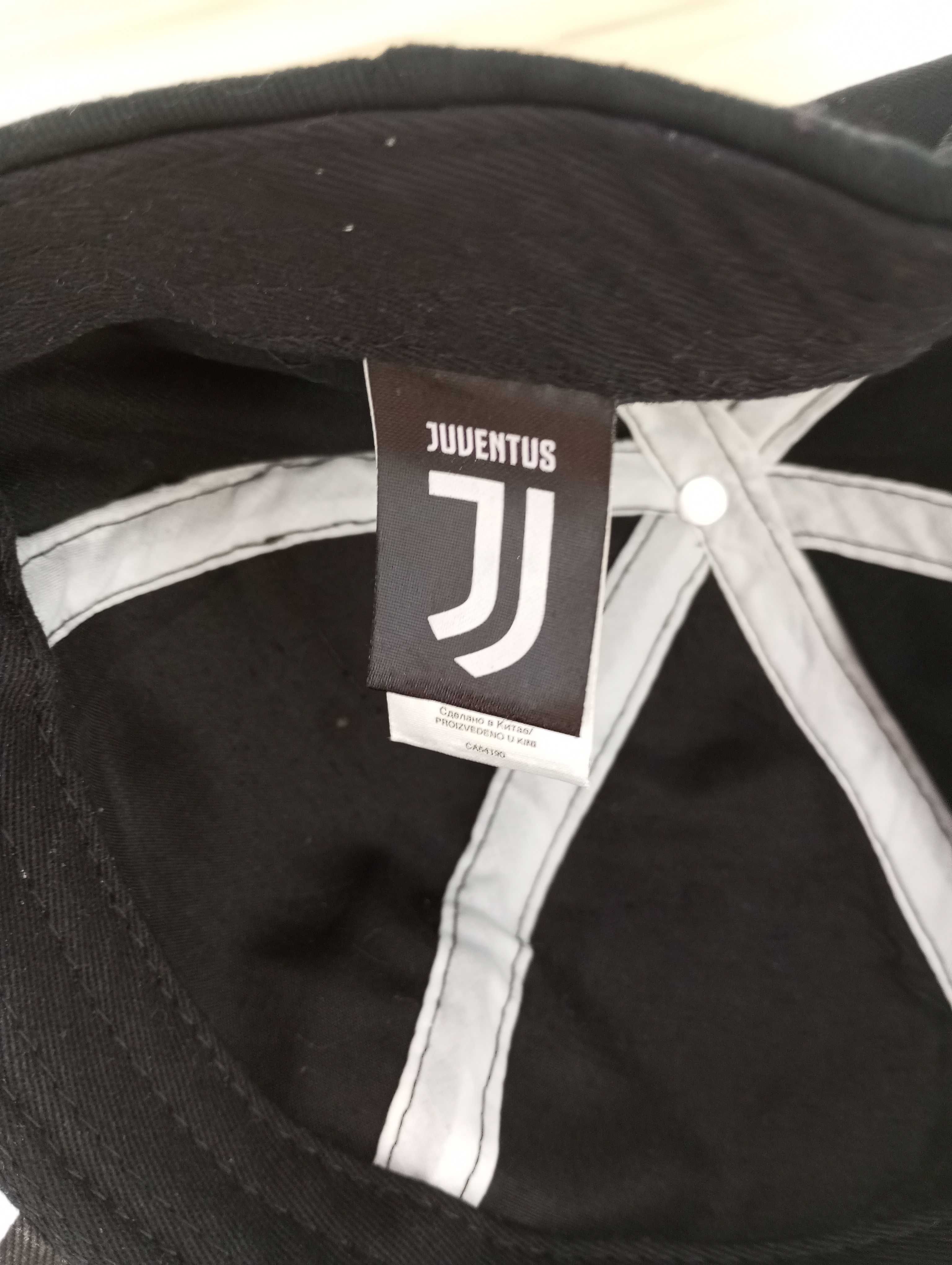 Czapka z daszkiem Juventus Bejsbolówka rozm. uniwersalny