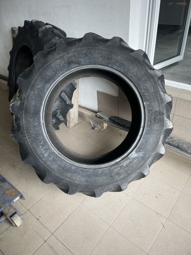 Opony Goodyear 123A8/120B 13.6R28