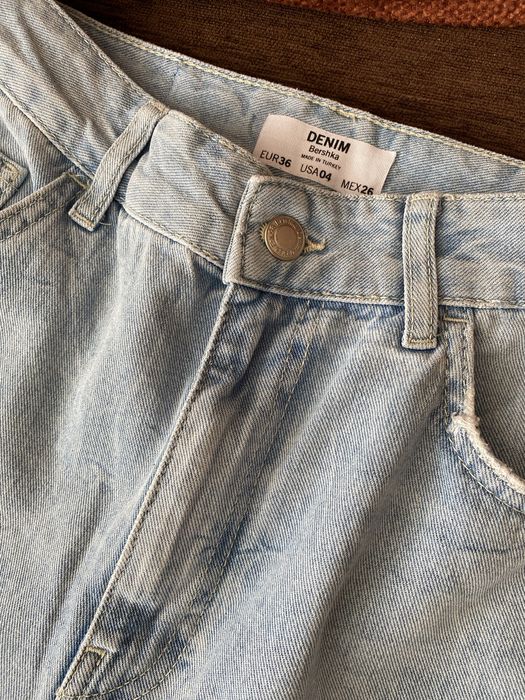 Жіночі джинси з розрізами Bershka