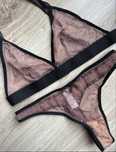 Kompet sexy bielizny. Stringi i biustonosz. Rozmiar M