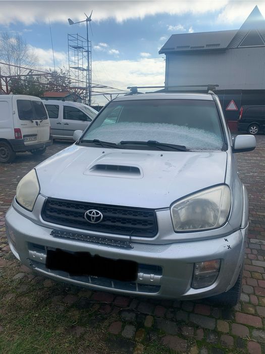 Toyota RAV 4 2004 рік