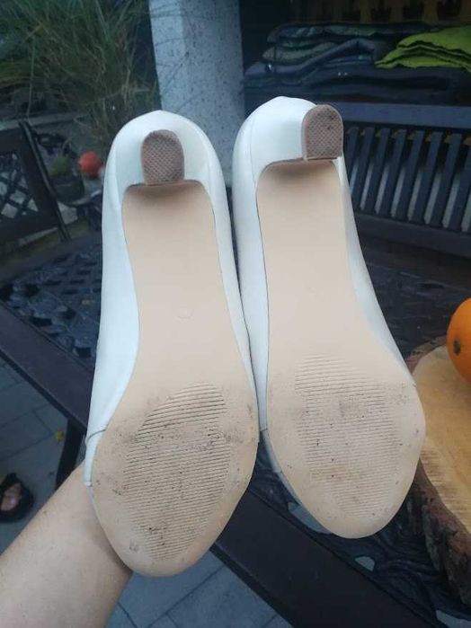 Buty ślubne rozmiar 40 marki JJ House Bardzo wygodne :)