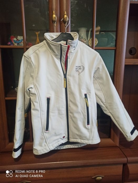 Продам демисезонную куртку