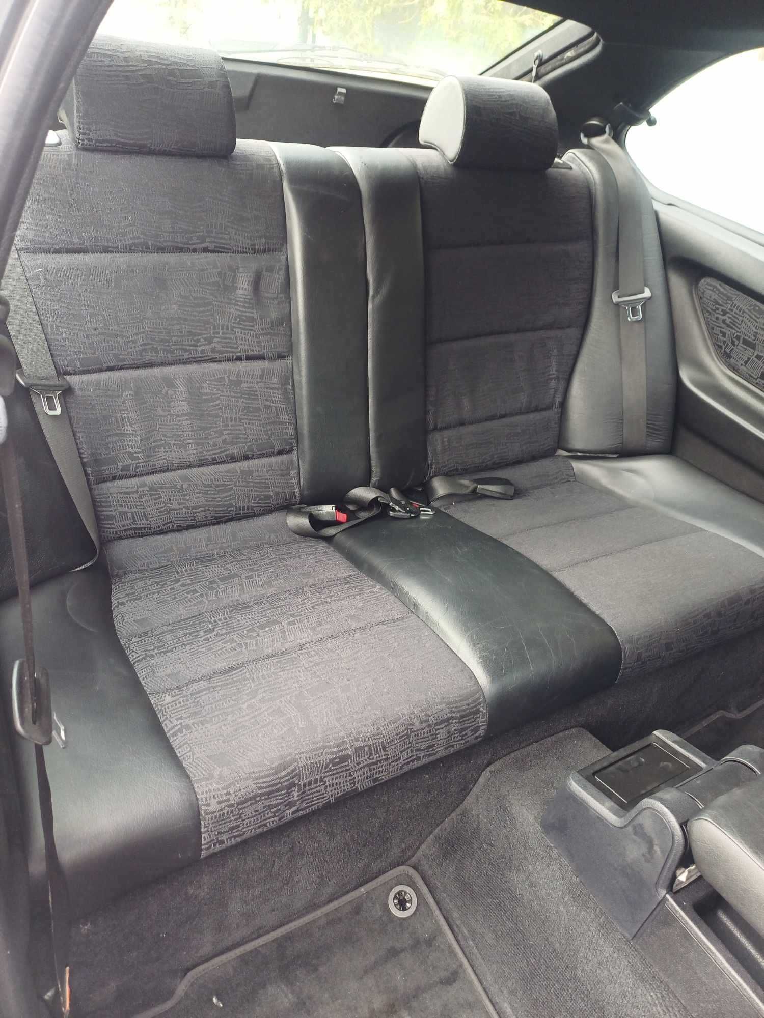 Wnętrze z BMW E36 323ti (compact)