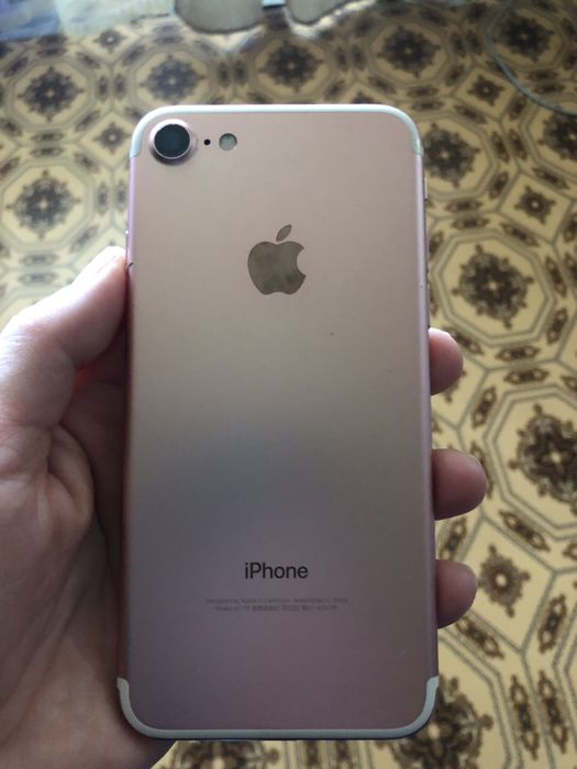 Продам айфон7 (32гб)