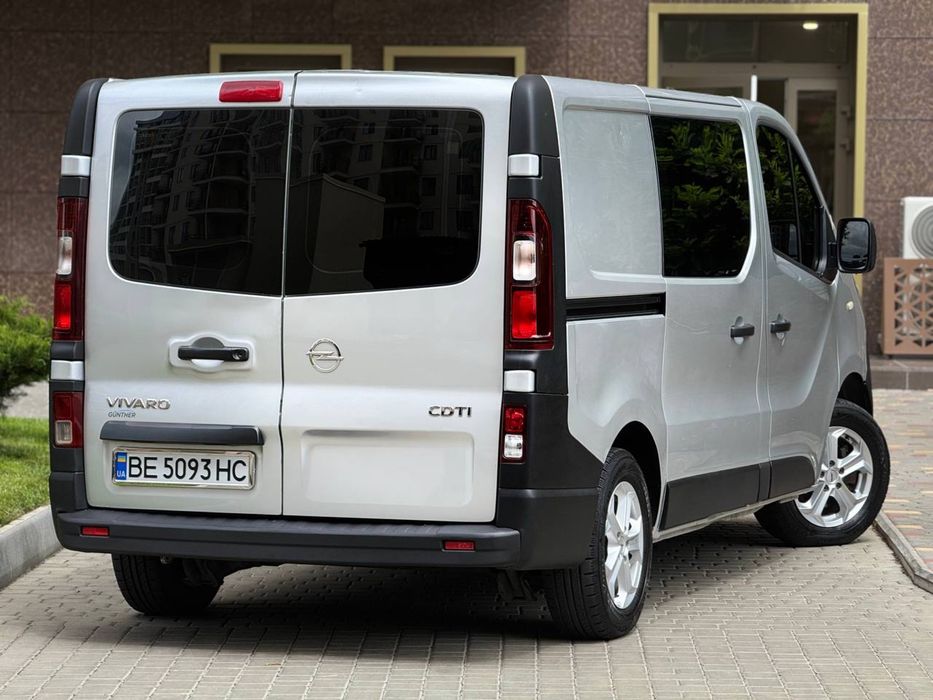Продам Opel Vivaro Груз-пас 2015 року.