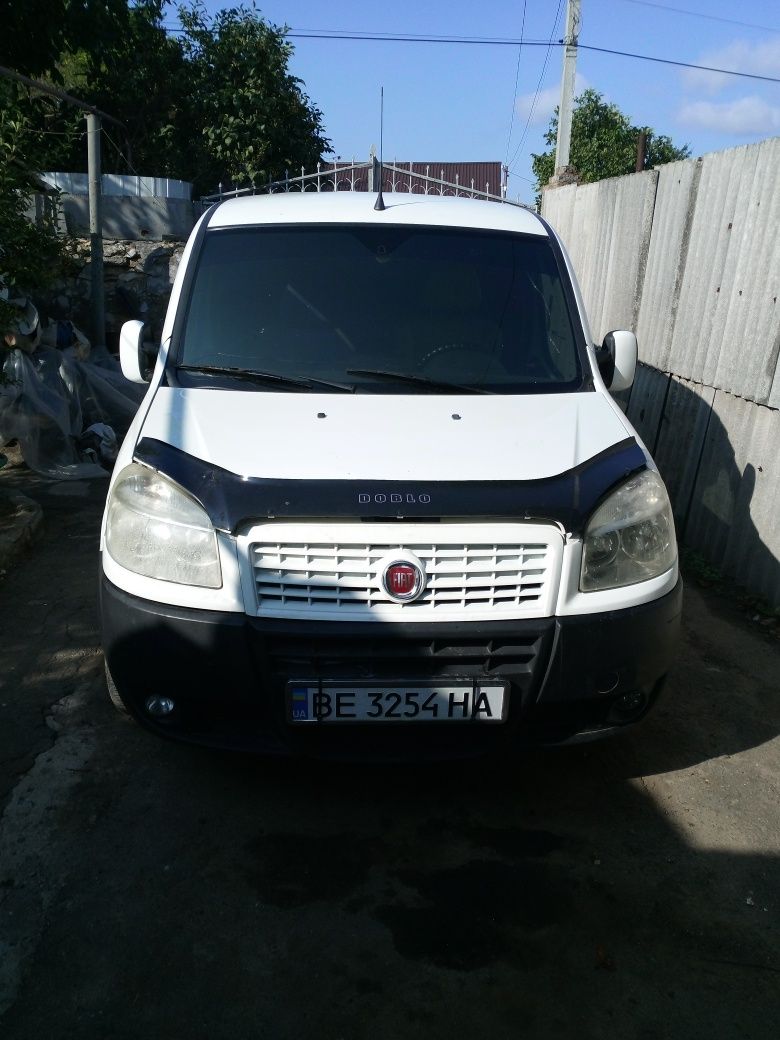 Автомобиль Fiat doblo