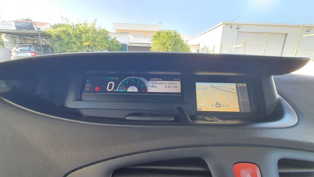 Renault Grand Scenic de 7 Lugares a Diesel