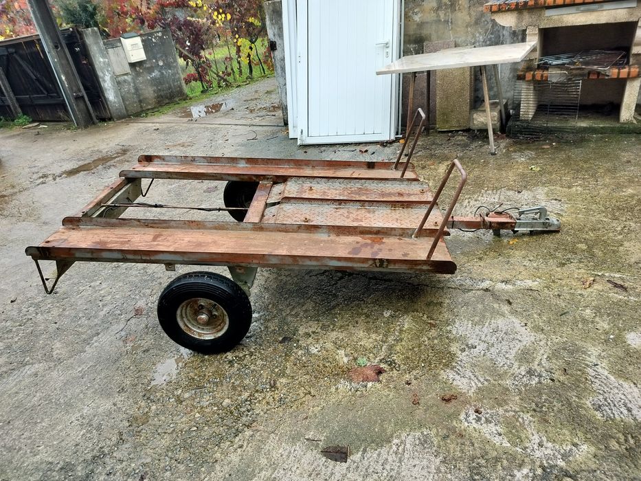 Reboque para transporte de motas