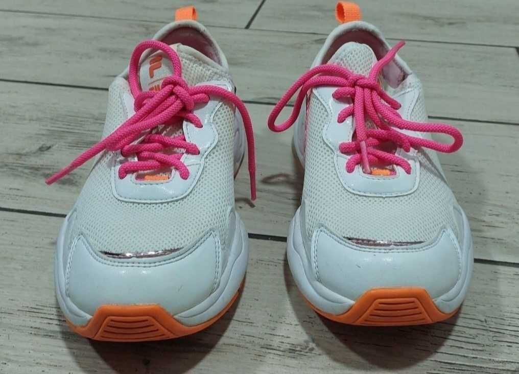 Женские кроссовки Fila размер 37