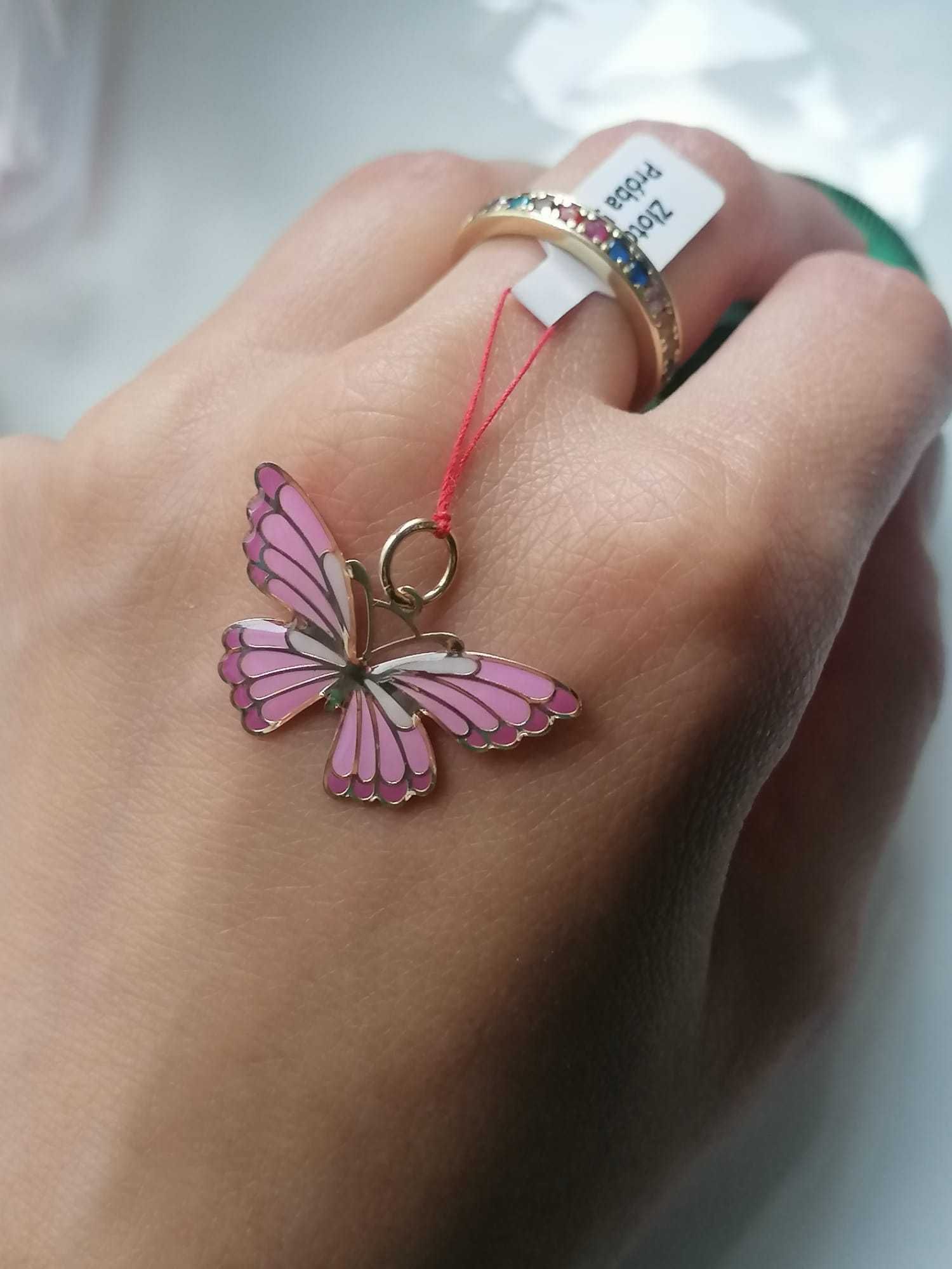Złota zawieszka na łańcuszek, cudowny dwustronny emaliowany motyl