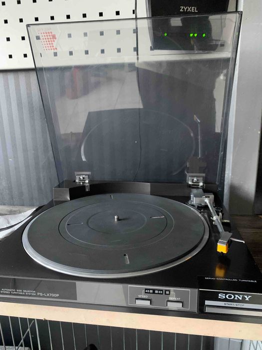 Програвач платівок Sony PS-LX700P