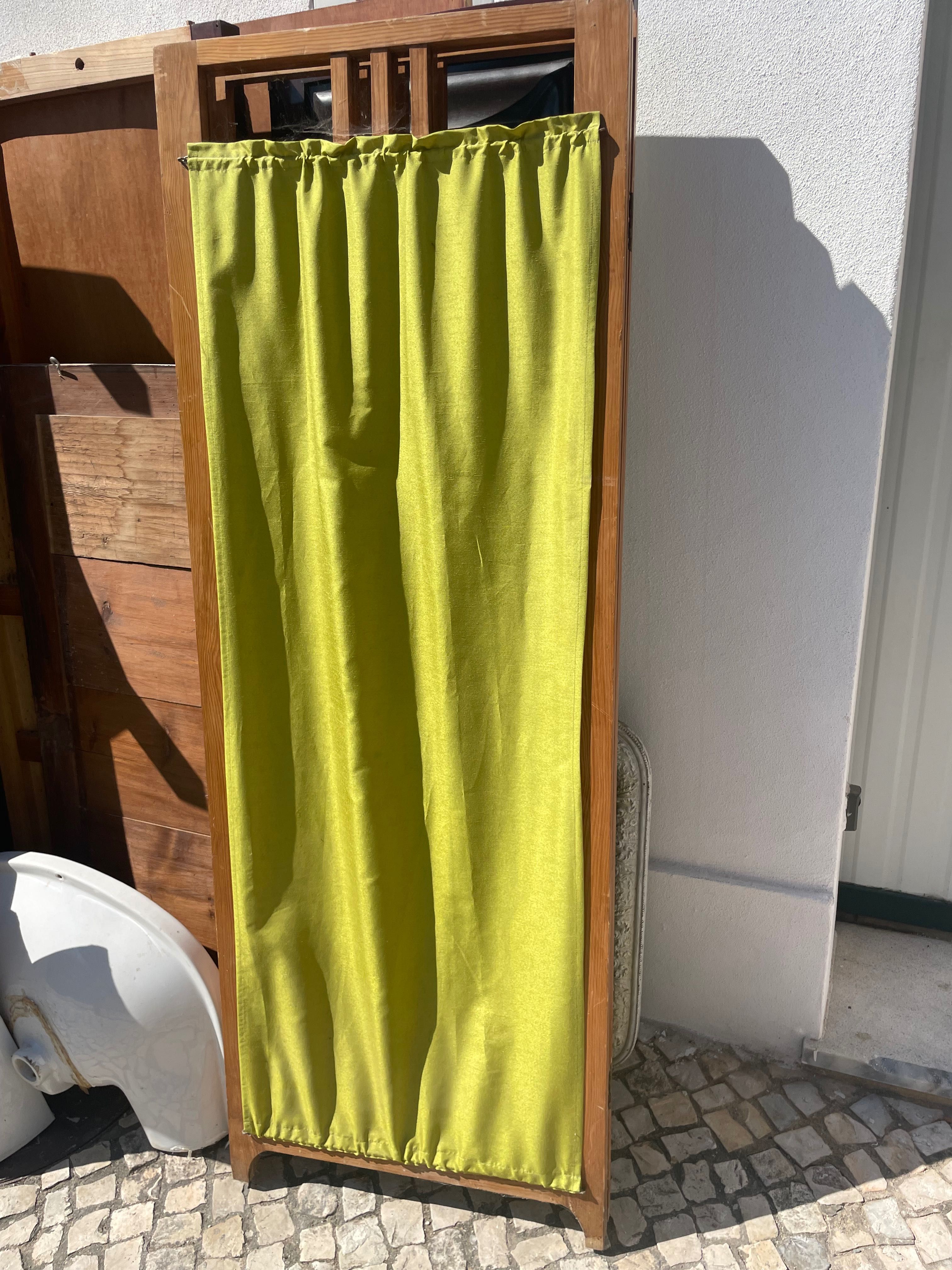Biombo em madeira
