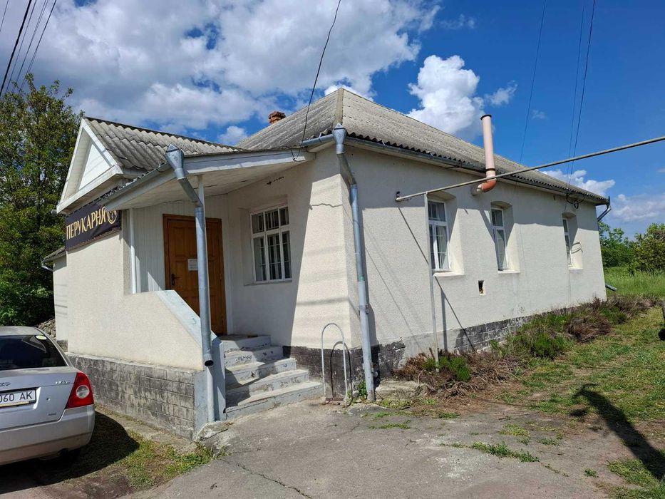 Одноповерхова будівля 110,1 м2, 0.06 га, Ломачинці, вул. Шлях, 19-Б