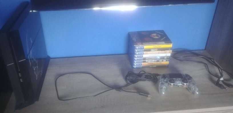 (Zestaw) PS4 + Pad do Gry + 6 Gier