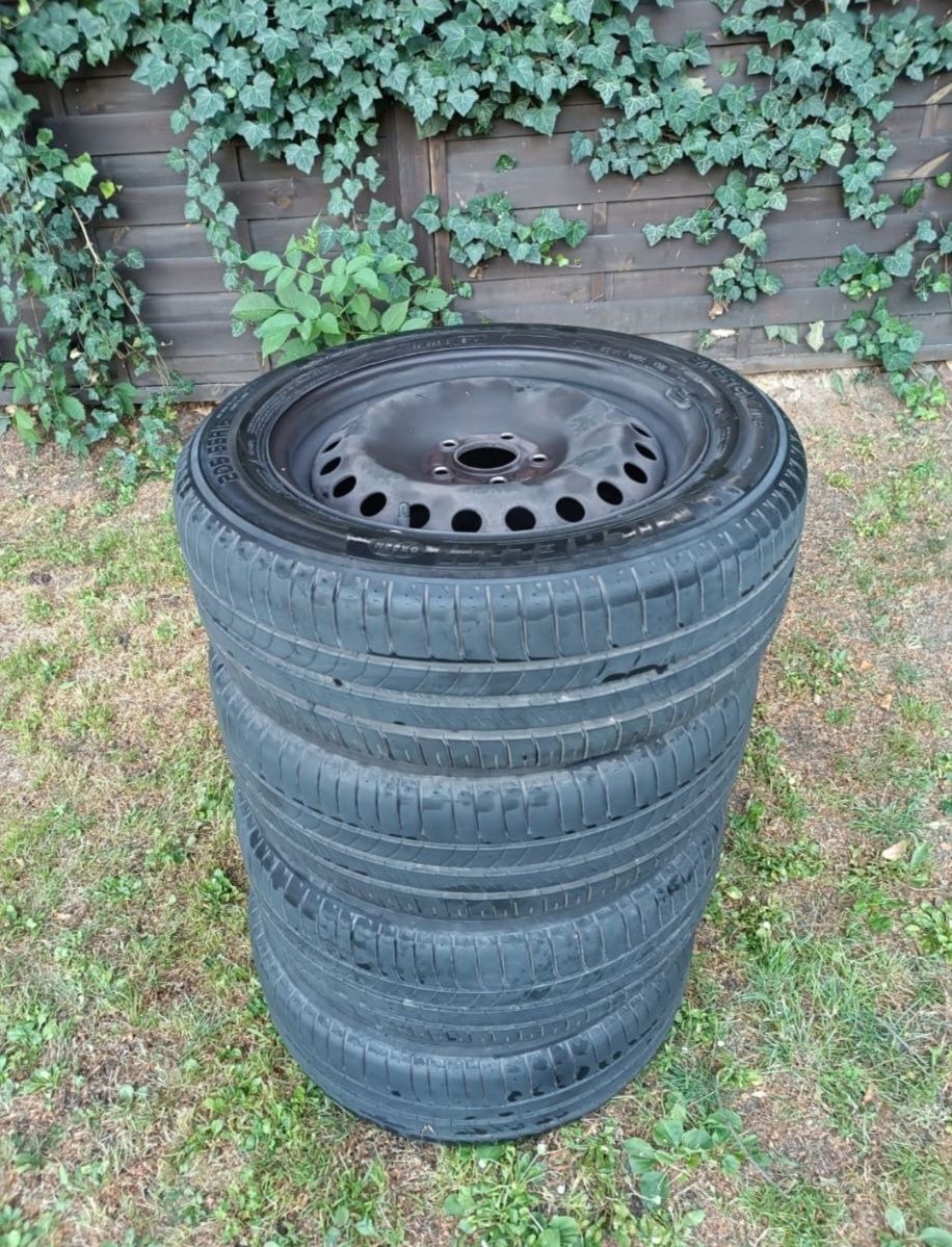 Komplet kół (Michelin 205/55/16, stalowe 16" 5x108)