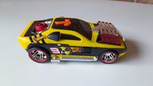 Hot Wheels Flash Drifter Hollowback, Auto interaktywne - na prezent